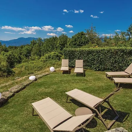 Nice In W/ Jacuzzi, Wifi And 1 Bedrooms Kastav