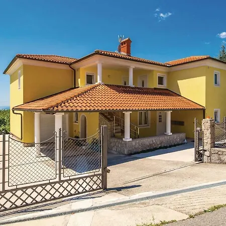 Nice In W/ Jacuzzi, Wifi And 1 Bedrooms * Kastav