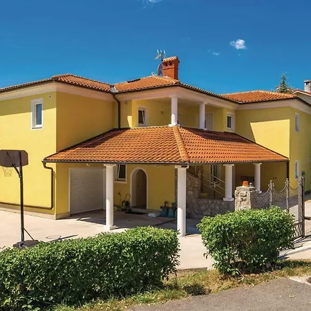 Apartman Nice In W/ Jacuzzi, Wifi And 1 Bedrooms *