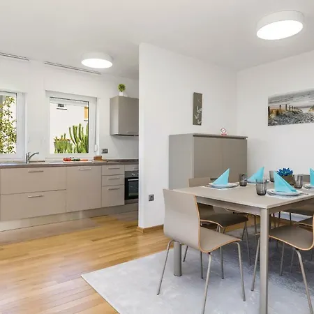 Nice In W/ Jacuzzi, Wifi And 1 Bedrooms Apartman *